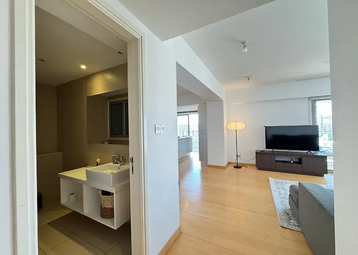 아파트 In - Spacious Balcony