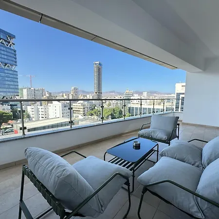 In - Spacious Balcony Apartman Nicosia