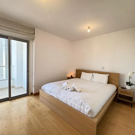 דירה In - Spacious Balcony ניקוסיה