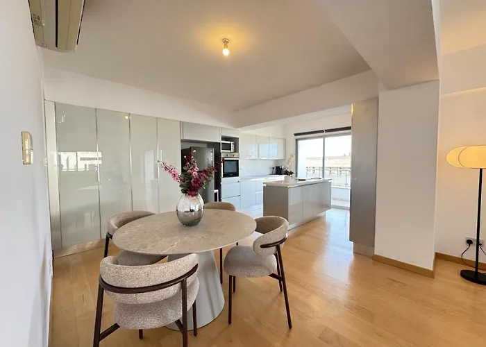 In - Spacious Balcony Apartamento